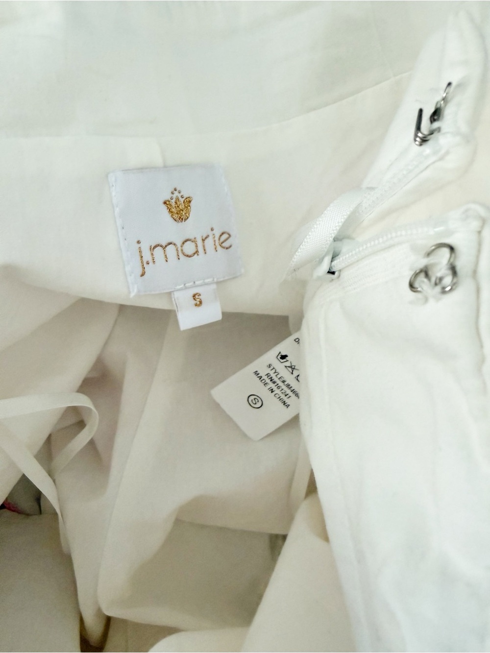J.Marie Short Set Eloise White Floral Embroidered Top and Shorts - Picture 12 of 13